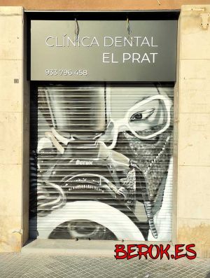 graffiti persiana blanco negro fotografia clinica dental el prat